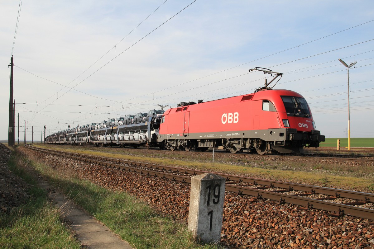 1016 027-5 mit einem Autozug am 21. Mrz 2013 in Gramatneusiedel.