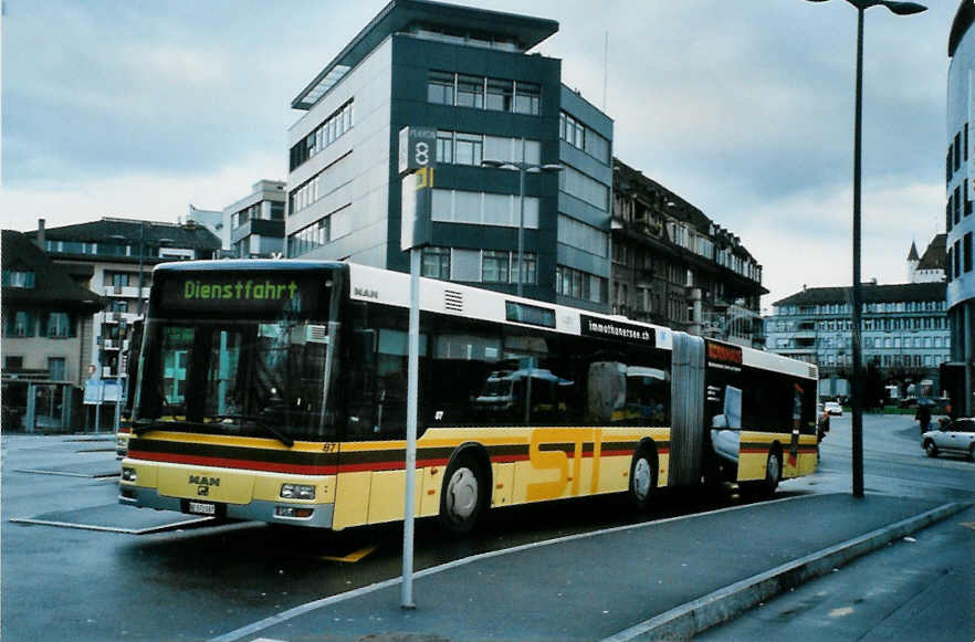 (101'619) - STI Thun - Nr. 87/BE 572'087 - MAN am 8. Dezember 2007 beim Bahnhof Thun