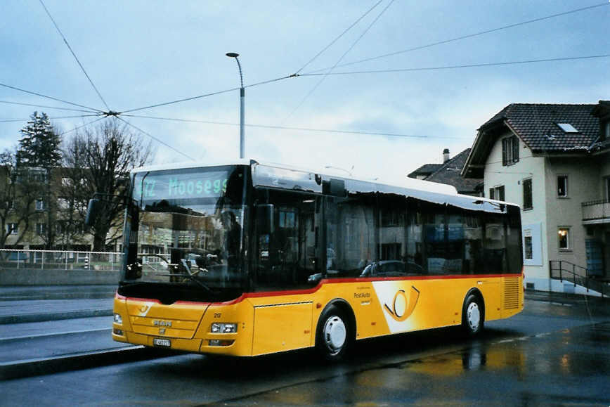 (101'803) - RBS Worblaufen - Nr. 217/BE 461'217 - MAN/Gppel am 10. Dezember 2007 beim Bahnhof Worb Dorf