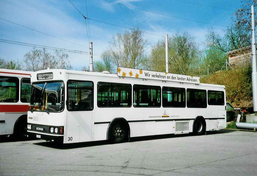 (106'736) - VBSH Schaffhausen - Nr. 30/SH 38'030 - Scania/FHS (ex Nr. 16) am 26. April 2008 in Schaffhausen, Busdepot