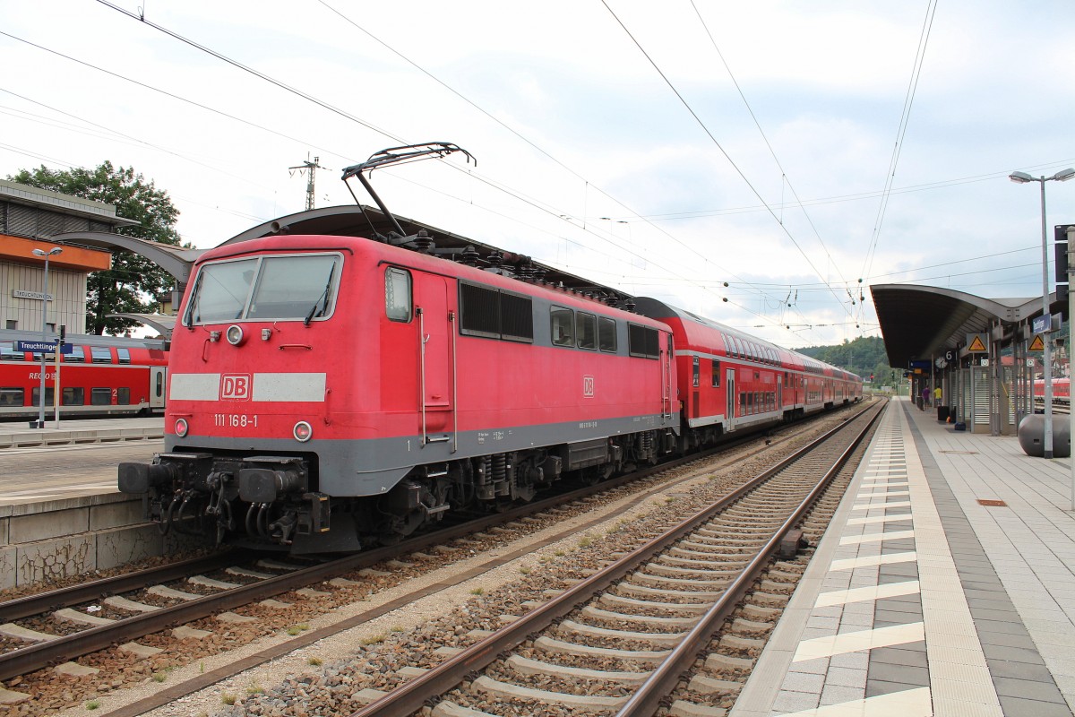 111 168-1 als Schublok am 26. Februar 2012 im Bahnhof von Treuchtlingen.