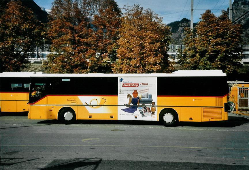 (111'436) - PostAuto Wallis - VS 245'884 - Setra am 12. Oktober 2008 beim Bahnhof Brig