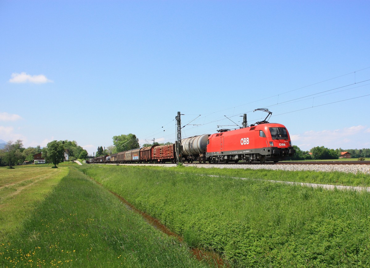 1116 033-2 am 18. Mai 2013 bei bersee am Chiemsee.