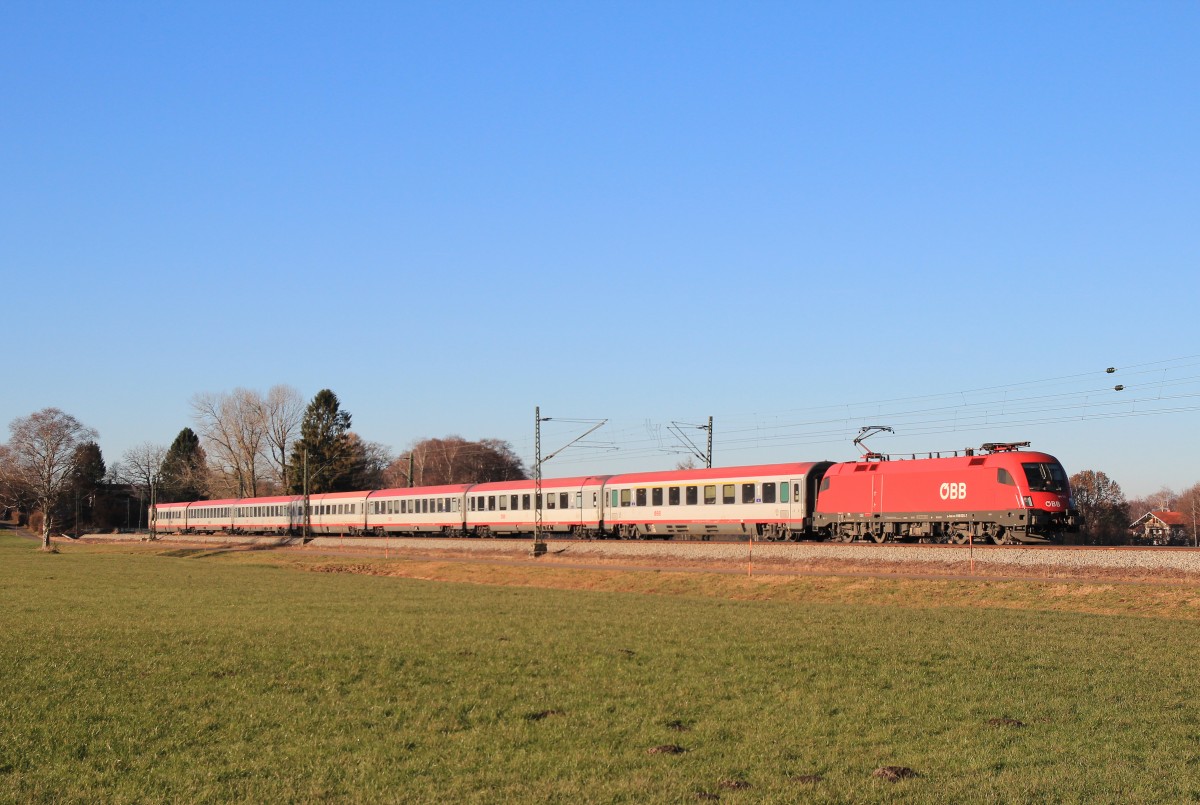 1116 035-7 am 14. Dezember 2013 bei bersee am Chiemsee auf dem Weg nach Salzburg.