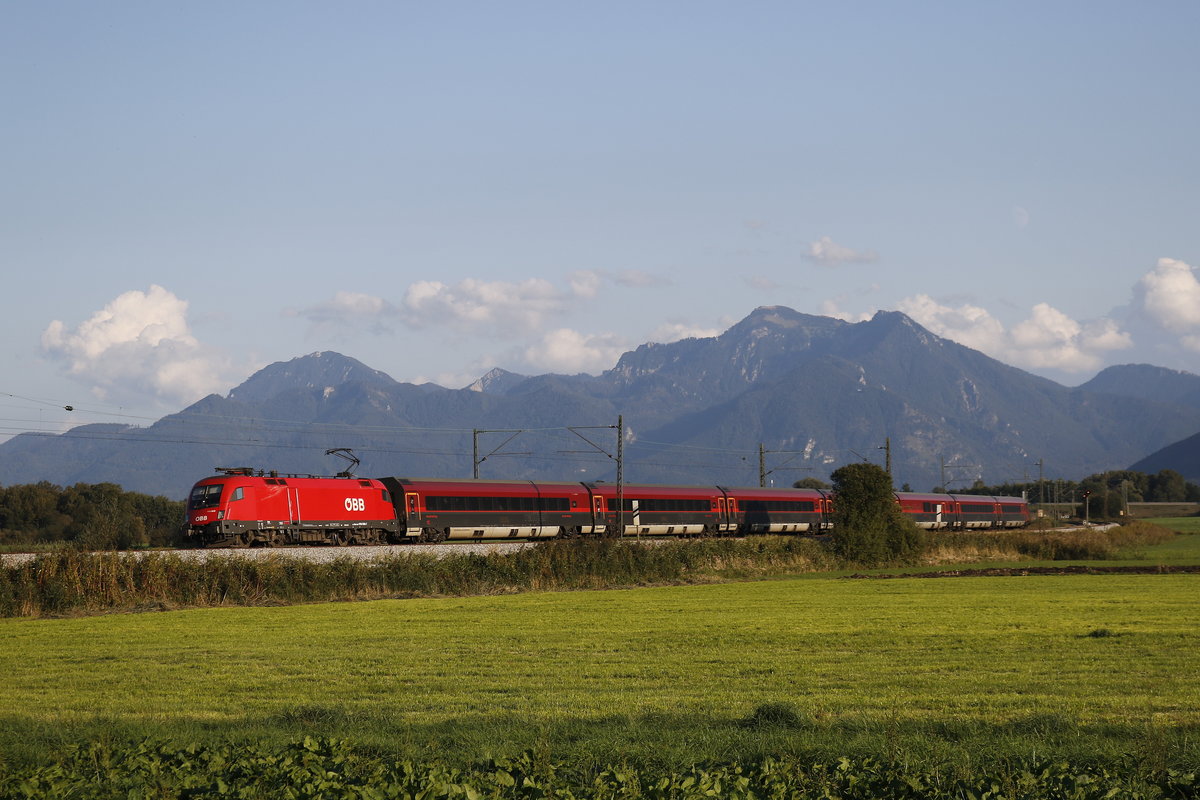 1116 059 mit einem  Railjet  am 19. September 2018 bei Bernau.