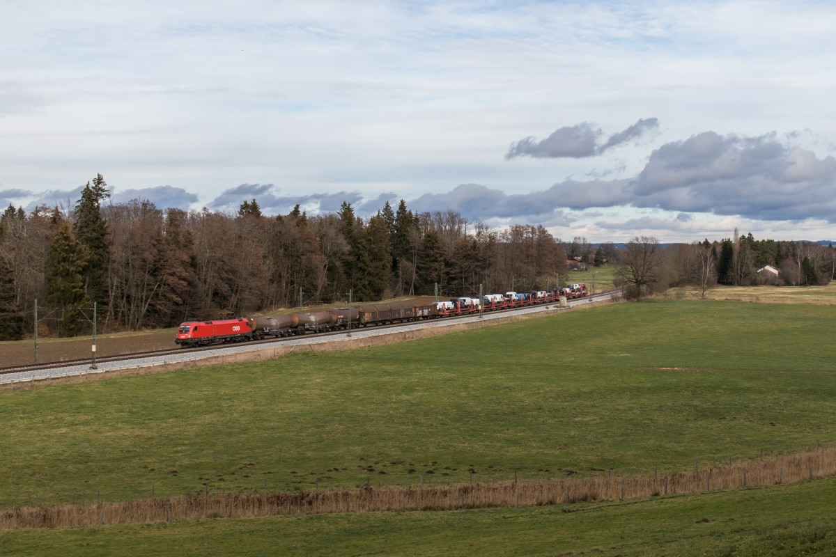 1116 067-0 mit einem gemischten Gterzug aus Salzburg kommend am 13. Februar 2016 bei wessen.