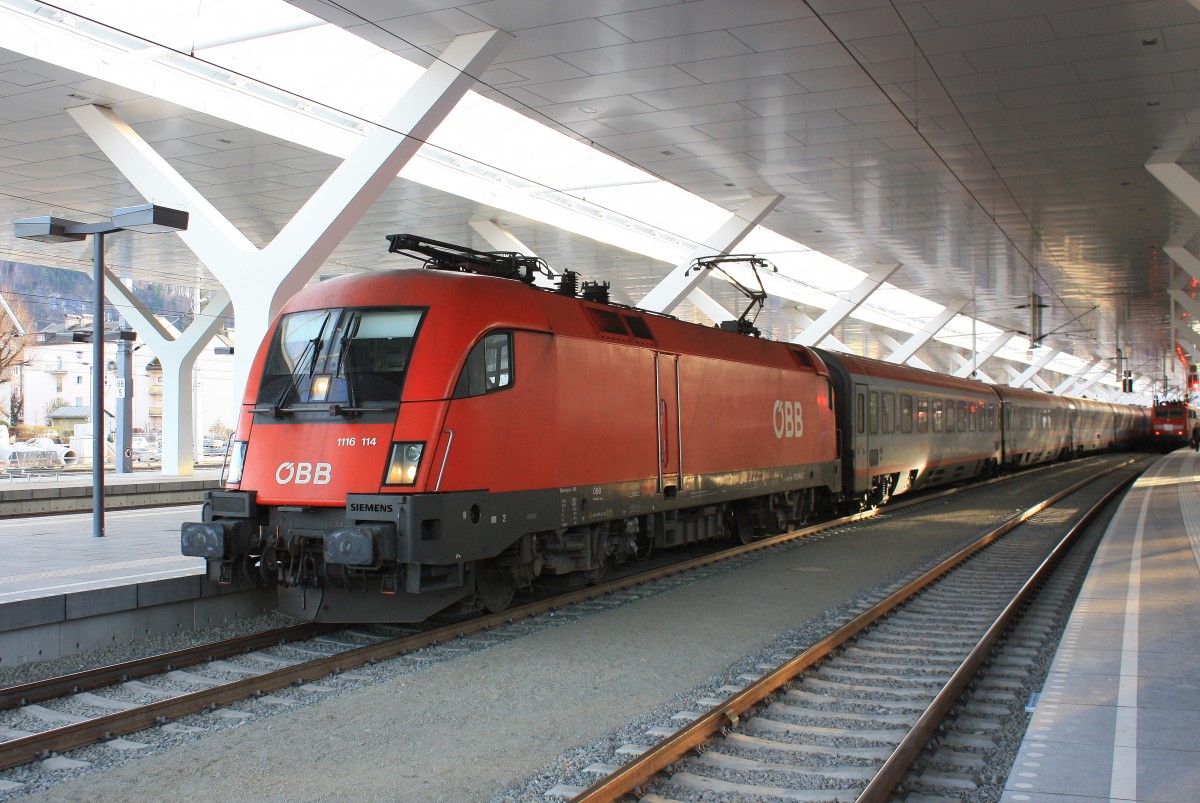 1116 114-0 abfahrbereit am 6. Januar 2012 im Salzburger Hauptbahnhof.