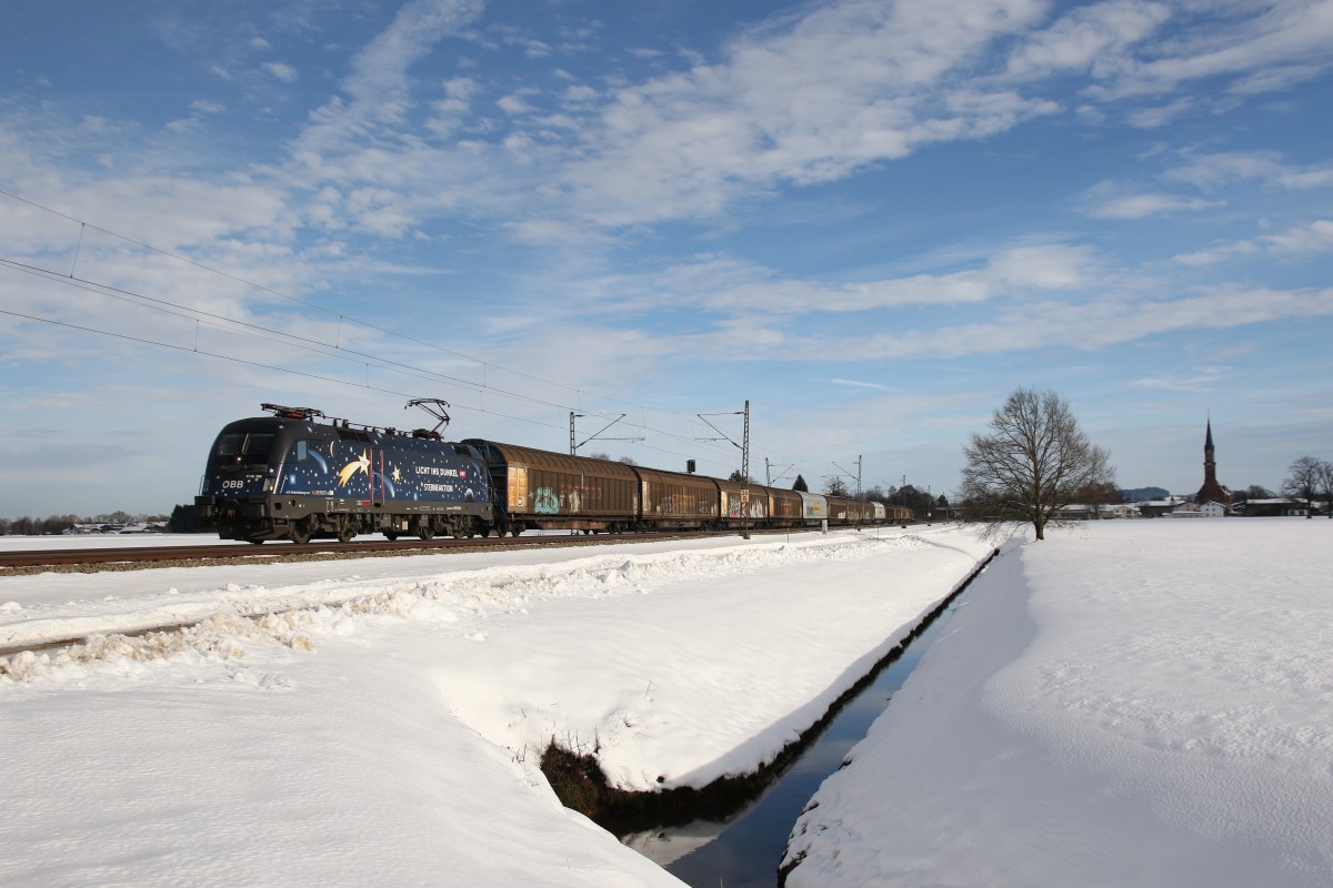 1116 126 kam am 2. Januar 2015 mit einem Gterzug aus Salzburg. Aufgenommen bei bersee am Chiemsee.