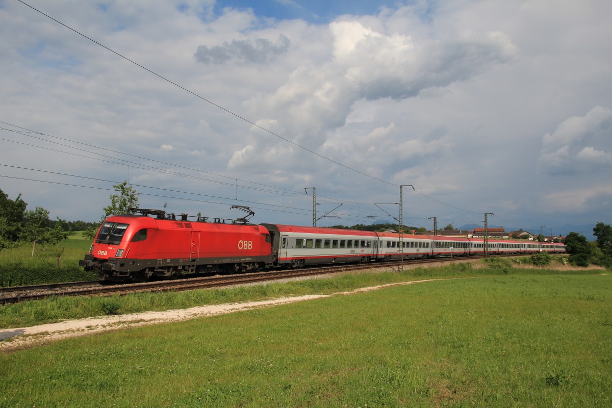 1116 127-2 aus Salzburg kommend am 31. Mai 2014 bei Teisendorf.