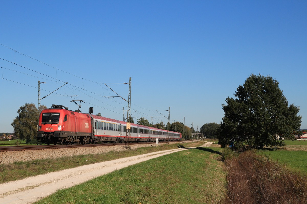 1116 133-8 am 9. Oktober 2014 aus Salzburg kommend bei bersee am Chiemsee.