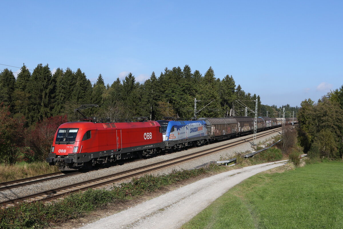 1116 146 & 1116 159  Sparda-Bank  waren am 18. Oktober 2021 bei Grabensttt in Chiemgau in Richtung Rosenheim unterwegs.