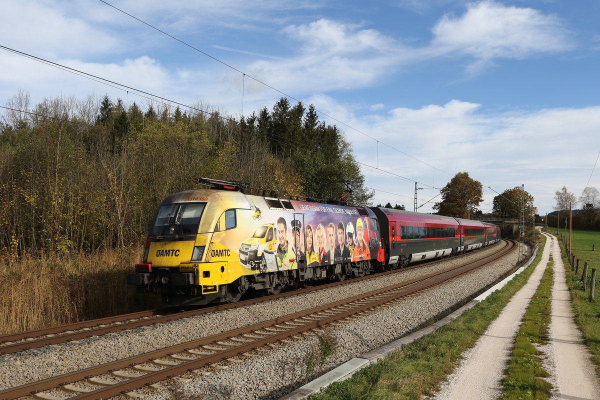 1116 153  AMTC  unterwegs von Wien nach Bregenz. Aufgenommen am 3. November 2019 bei Grabensttt im Chiemgau.