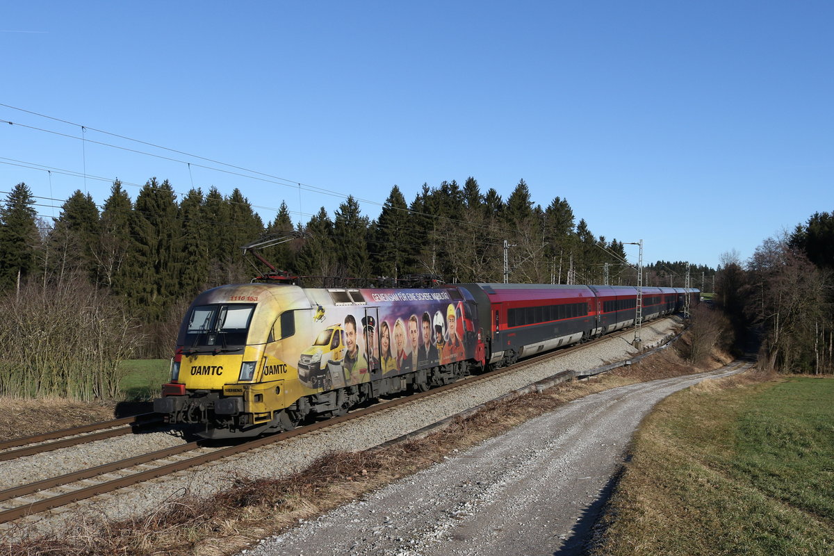 1116 153  AMTC  war am 6. Januar 2020 bei Grabensttt schiebend in Richtung Salzburg unterwegs.