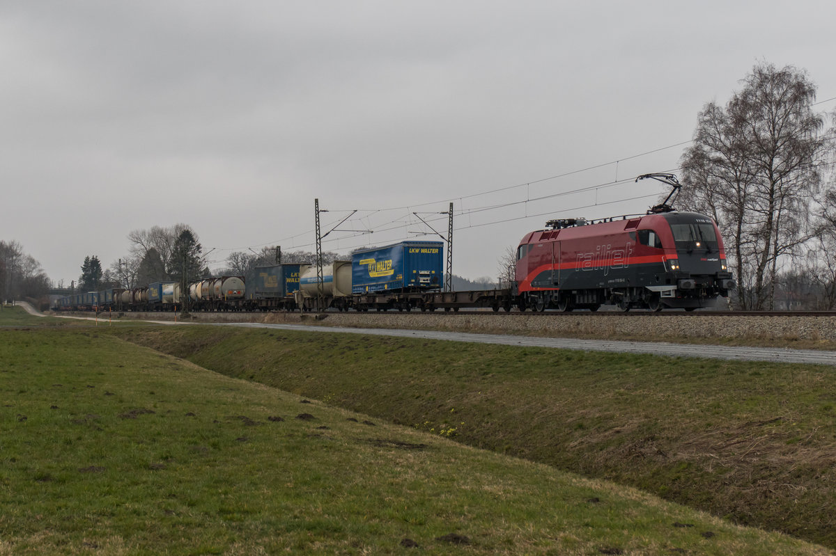 1116 154-6 mit dem  Walter -Zug am 12. Mrz 2016 bei bersee am Chiemsee.