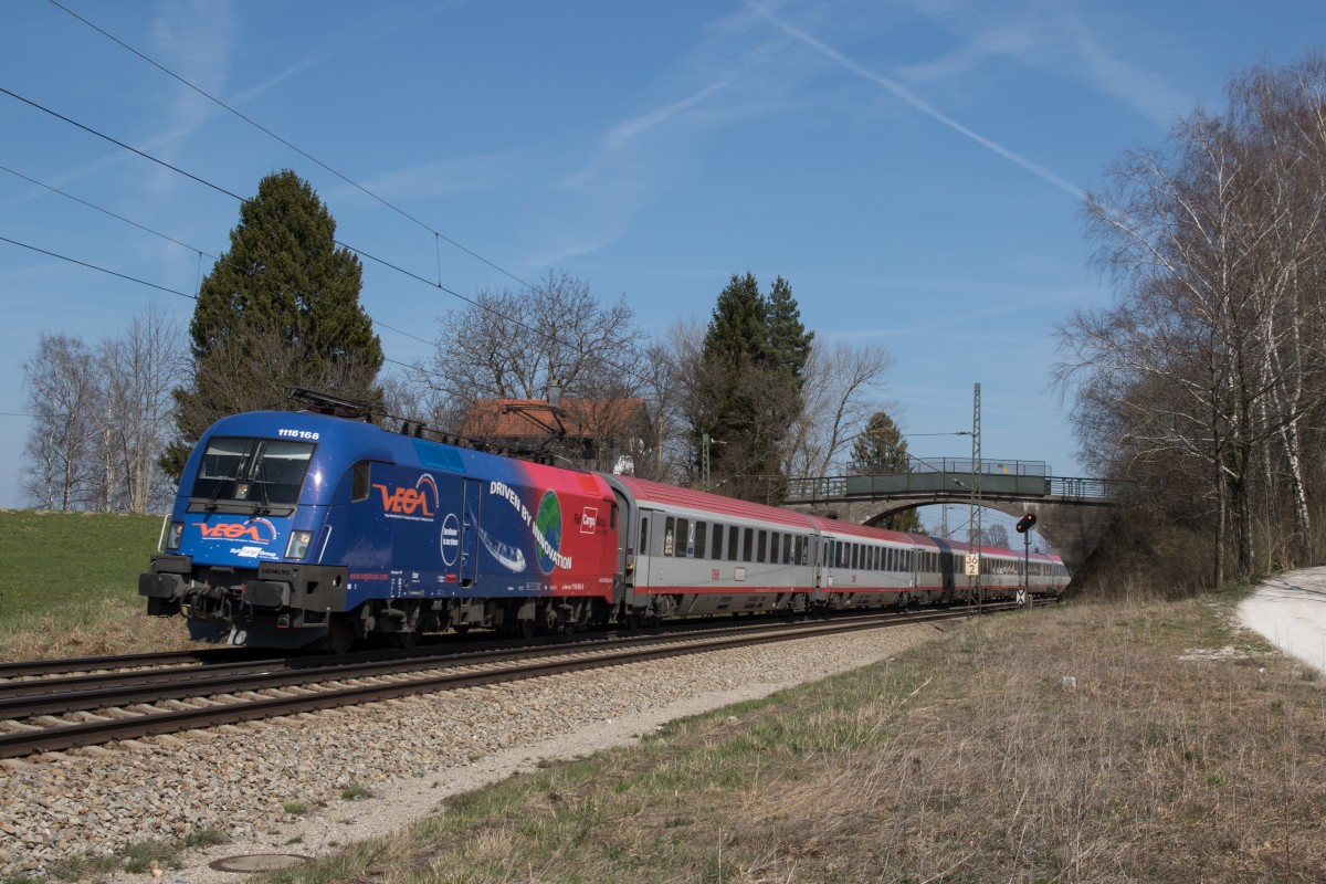 1116 168-6 war am 10. April 2015 bei bersee im Chiemgau unterwegs.