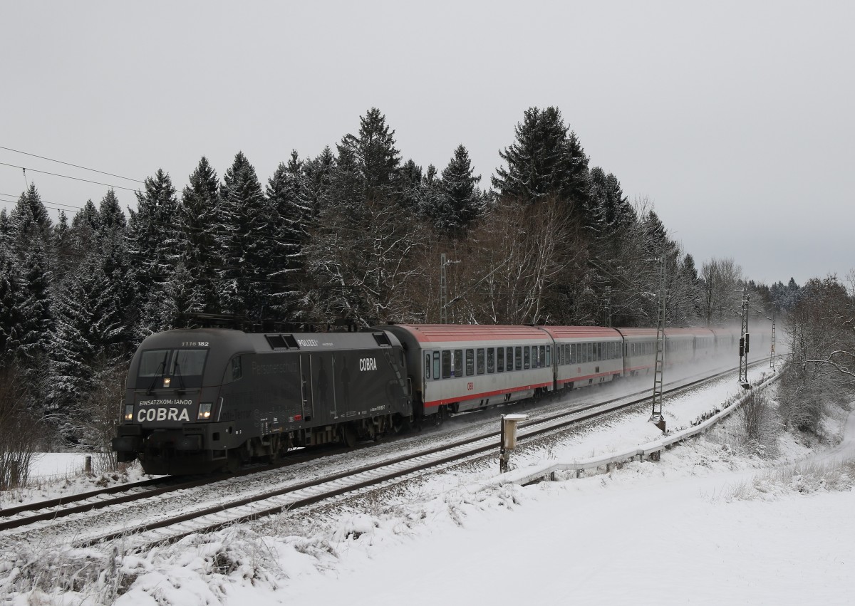 1116 182-7  COBRA  am 27. Dezember 2014 kurz vor Übersee am Chiemsee.