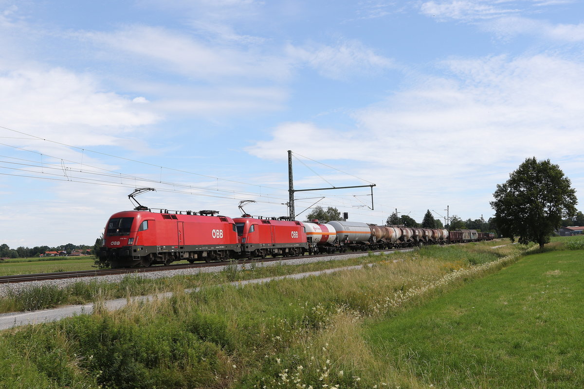 1116 184 & 1116 087 mit einem  Mischer  aus Salzburg kommend am 9. Juli 2020 bei bersee am Chiemsee.