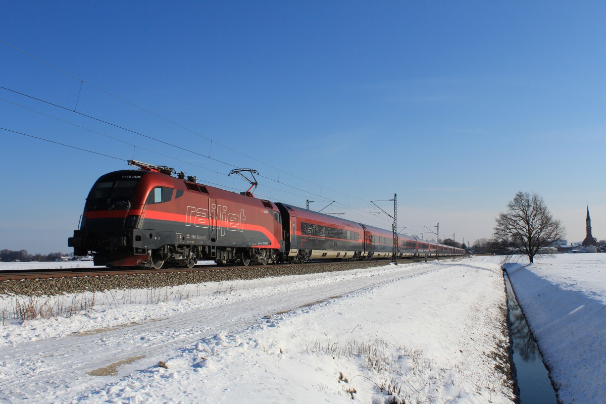 1116 200-7 mit einer doppelten  Railjet -Garnitur am 10. Februar 2013 bei bersee.