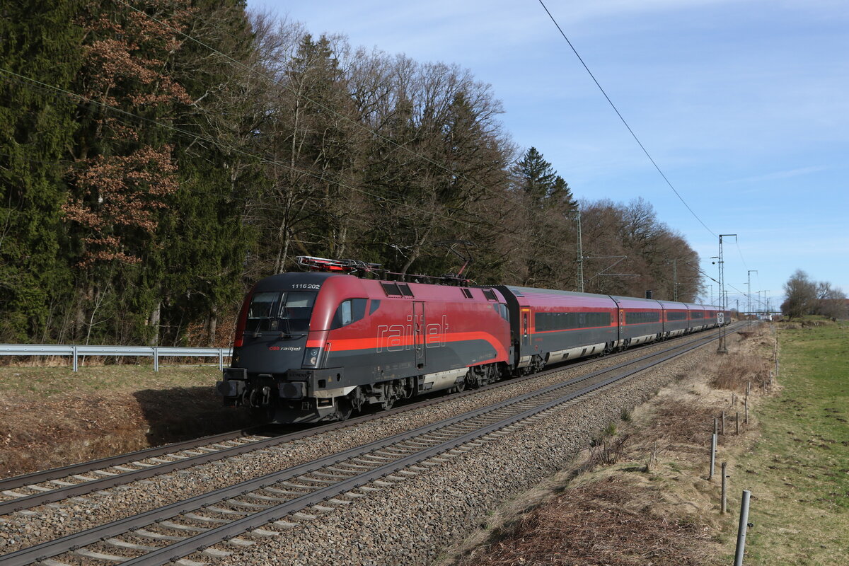 1116 202 aus Salzburg kommend am 21. Februar 2024 bei Hufschlag/Traunstein.