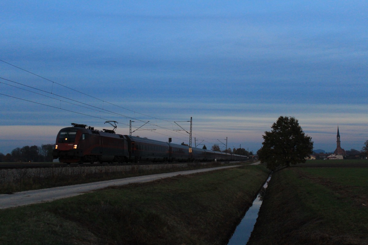 1116 203-9 in der  Blauen Stunde  am 9. November 2012 bei bersee.