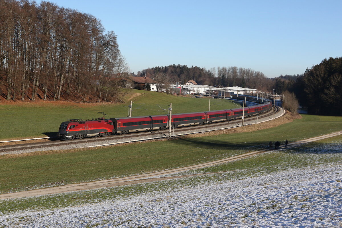 1116 204 aus Salzburg kommend am 31. Dezember 2024 bei Axdorf im Chiemgau.