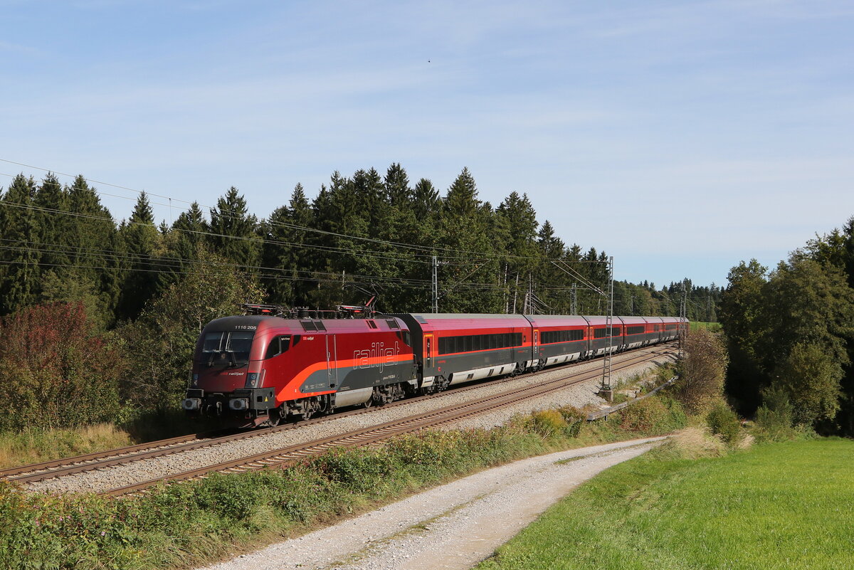 1116 205 aus Salzburg kommend am 1. Oktober 2021 bei Grabensttt.