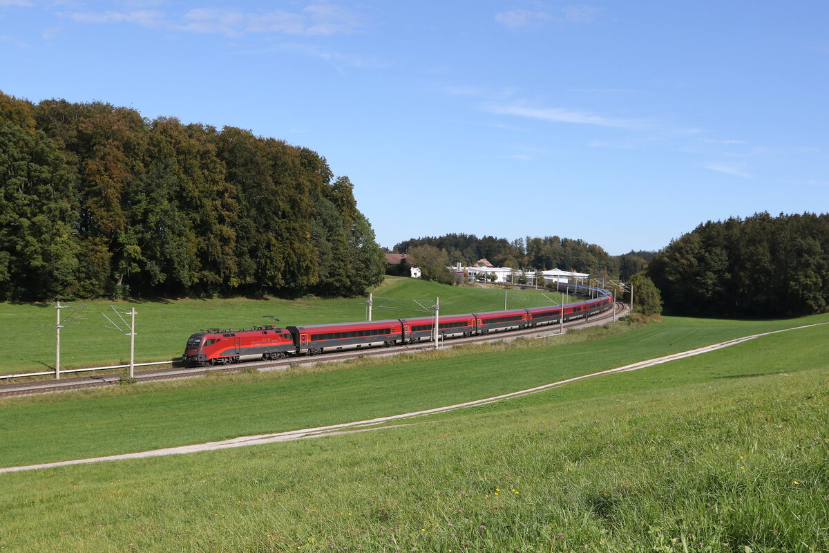 1116 219 aus Salzburg kommend am 7. Oktober 2024 bei Axdorf.