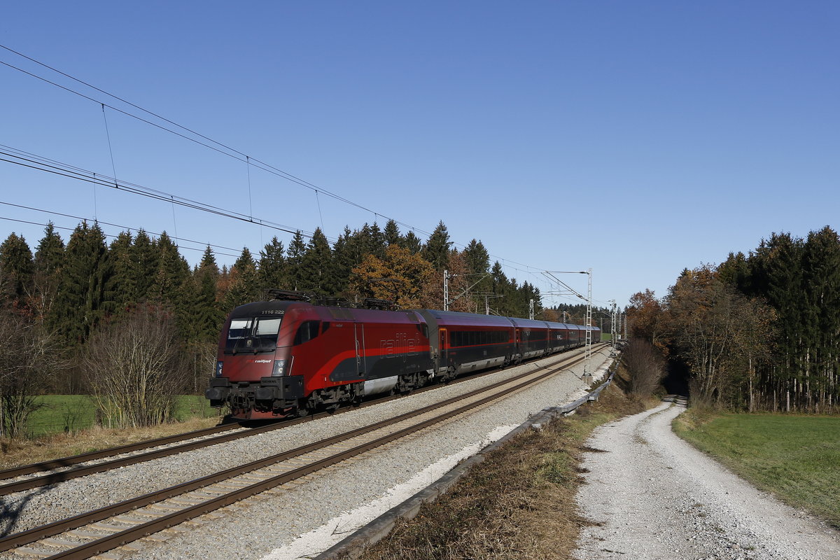 1116 222 folgte kurz darauf. Aufgenommen am 10. November 2018 bei Grabensttt am Chiemsee.