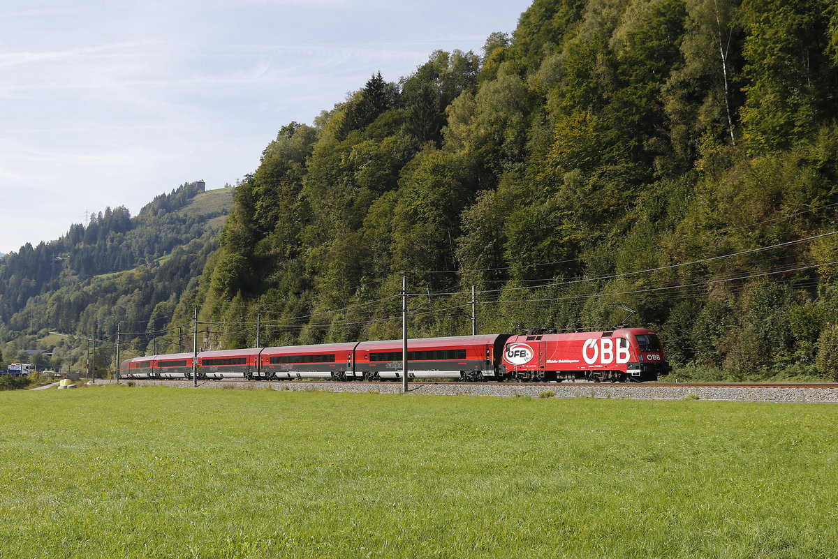 1116 225  FB  mit einem  Railjet  am 11. September 2018 bei Bischofshofen.