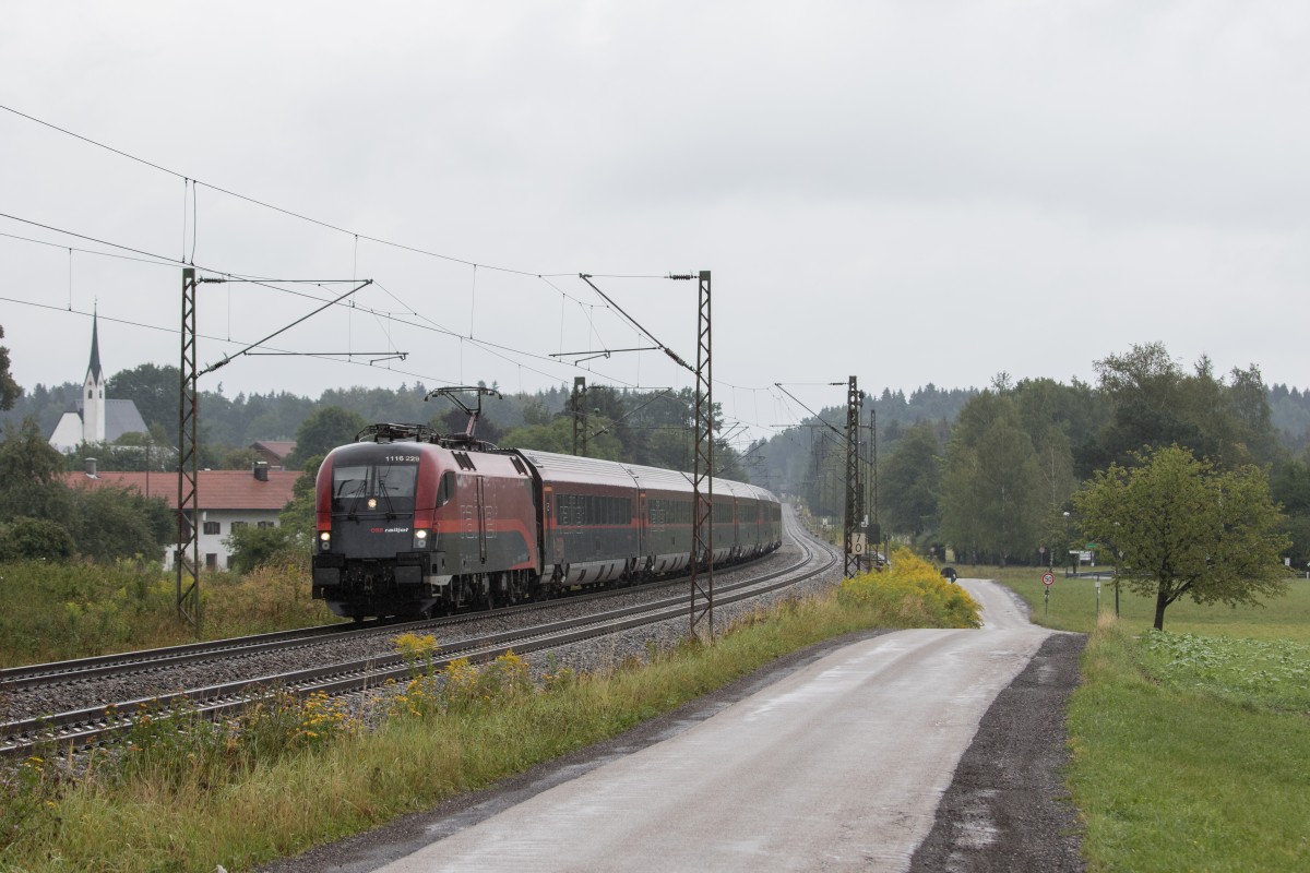 1116 229 aus Salzburg kommend am 17. August 2015 bei Baierbach.