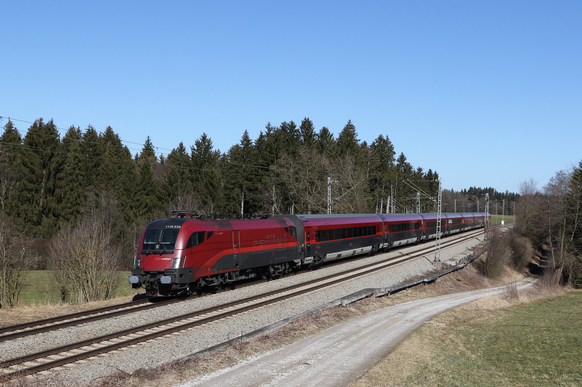 1116 239 mit einem Railjet am 1. Mrz 2021 bei Grabensttt.