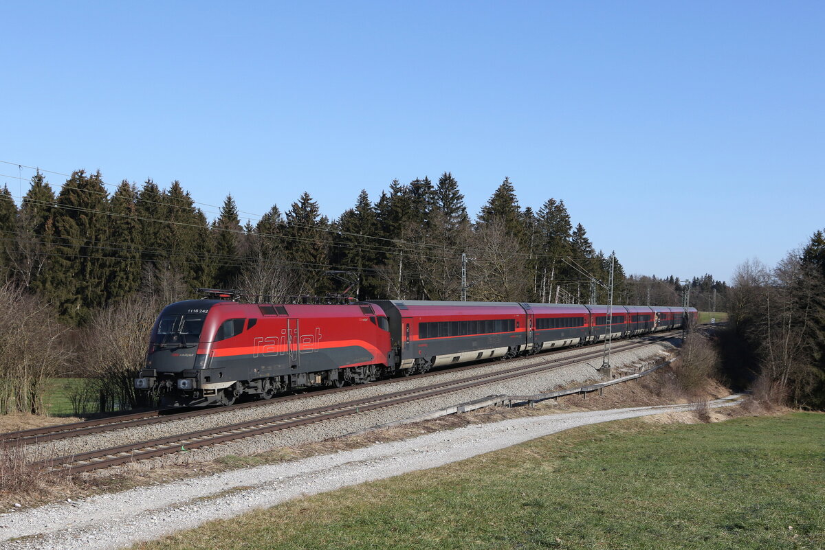 1116 242 aus Salzburg kommend am 9. Februar 2023 bei Sossau.