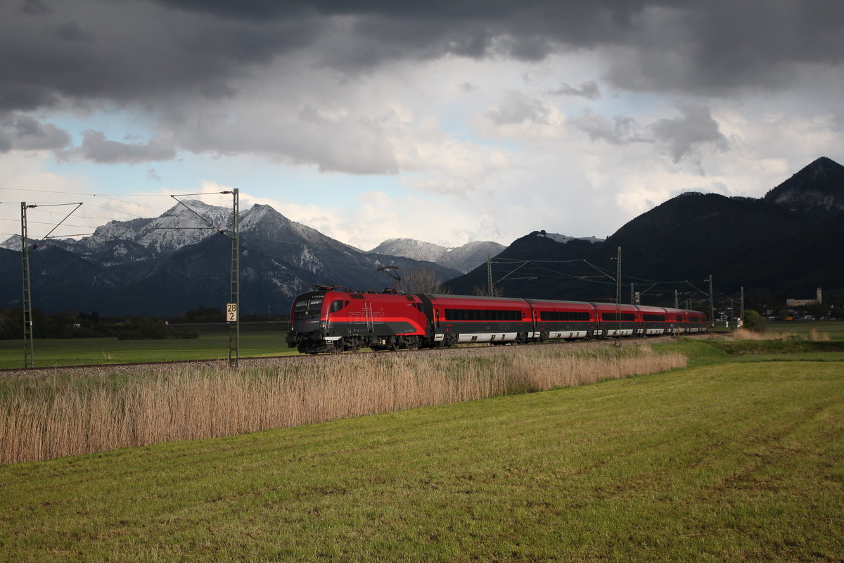 1116 246-0 aus Salzburg kommend am 27. April 2016 bei Bernau am Chiemsee.