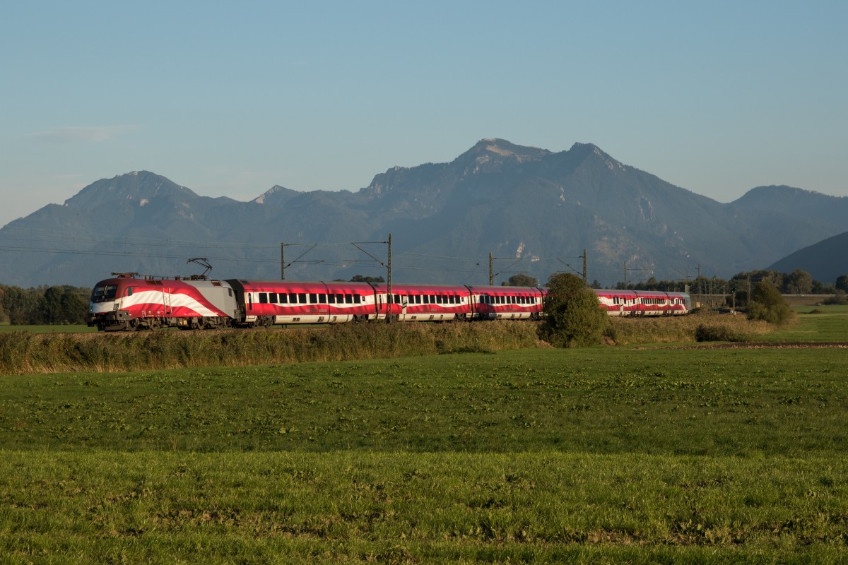 1116 249-4 mit der  Flagge  am 2. Oktober 2015 bei Bernau am Chiemsee.