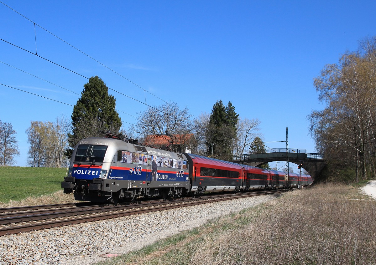 1116 250 am 30. März 2014 aus Salzburg kommend bei Übersee.