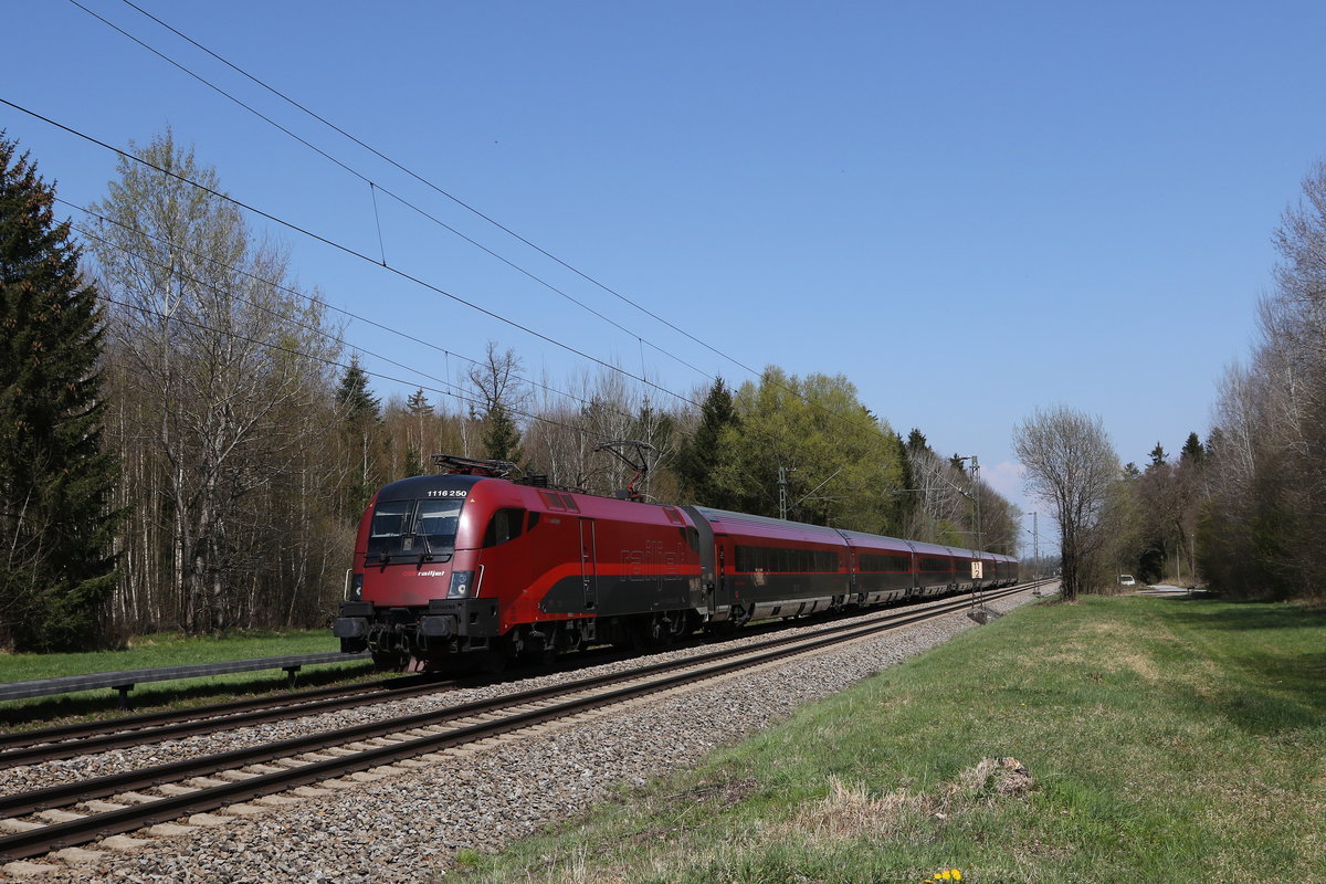 1116 250 war am 21. April 2021 bei Brannenburg im Inntal auf dem Weg nach Innsbruck.