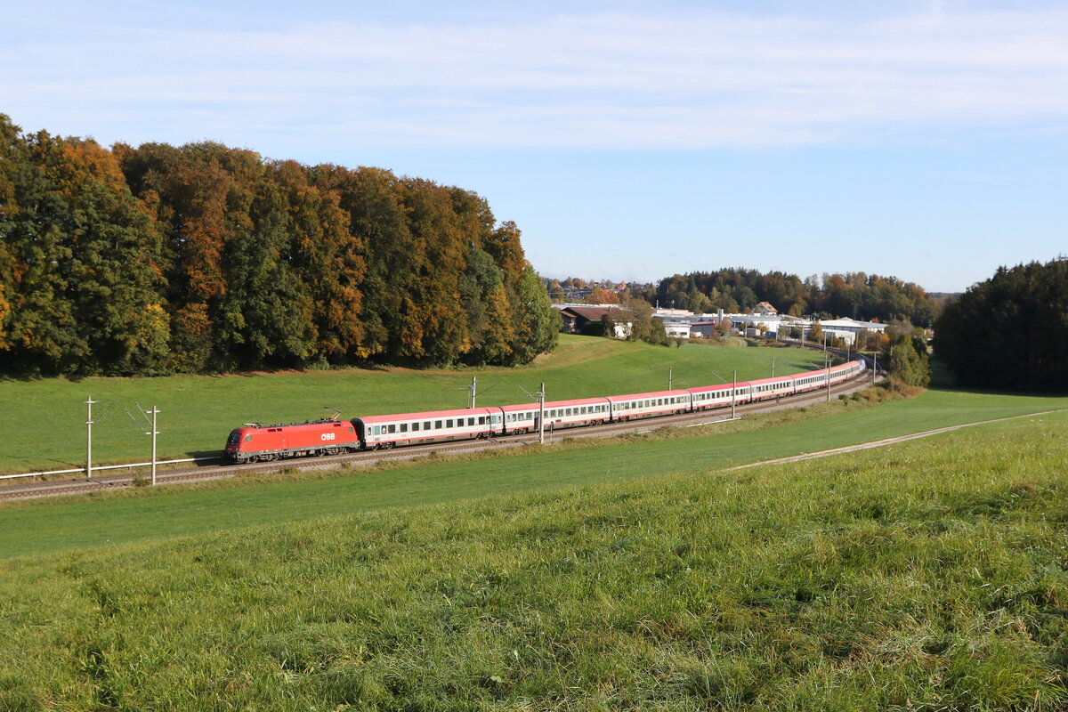 1116 252 war am 12. Oktober 2024 mit einem  EC  bei Axdorf auf dem Weg nach Mnchen.