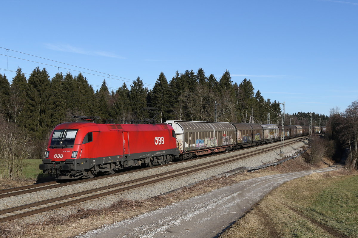 1116 267 mit dem  Papierzug  aus Salzburg kommend am 17. Januar 2020 bei Grabensttt.