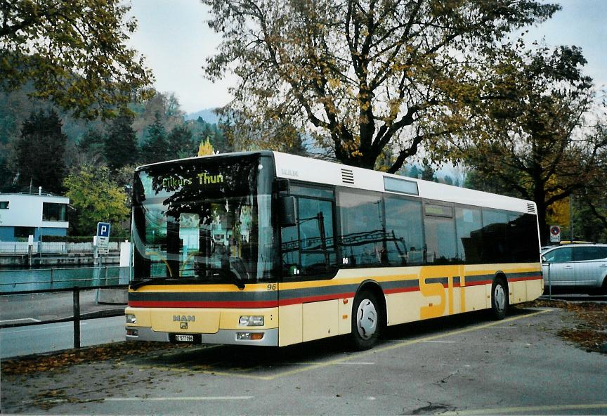 (111'827) - STI Thun - Nr. 96/BE 577'096 - MAN am 6. November 2008 beim Bahnhof Thun (prov. Haltestelle)