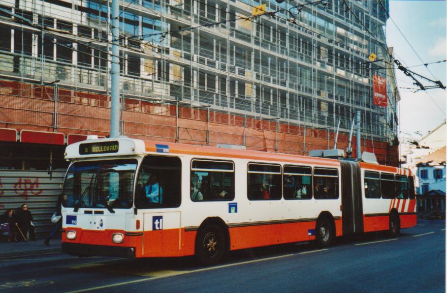 (113'127) - TL Lausanne - Nr. 890 - Saurer/Hess Gelenktrolleybus (ex TPG Genve Nr. 656) am 22. Dezember 2008 in Lausanne, Rue Neuve