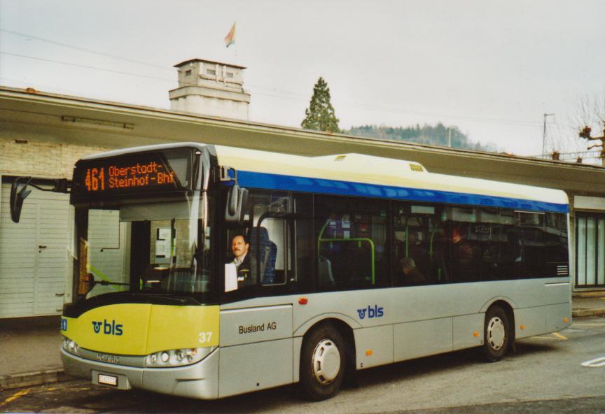 (113'305) - Busland, Burgdorf - Nr. 37/BE 605'110 - Solaris am 23. Dezember 2008 beim Bahnhof Burgdorf