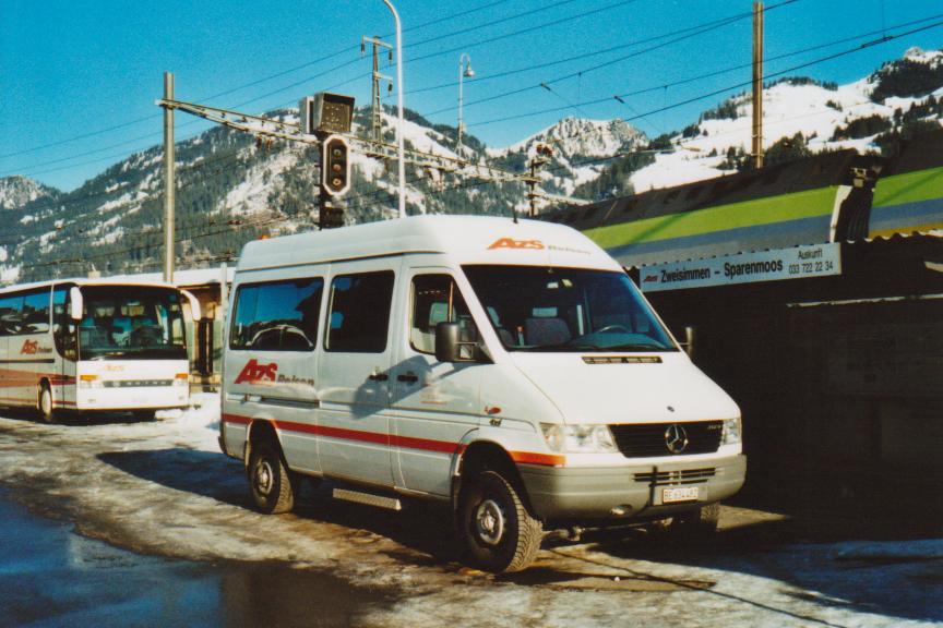 (113'322) - AZS Zweisimmen - Nr. 4/BE 634'482 - Mercedes am 24. Dezember 2008 beim Bahnhof Zweisimmen