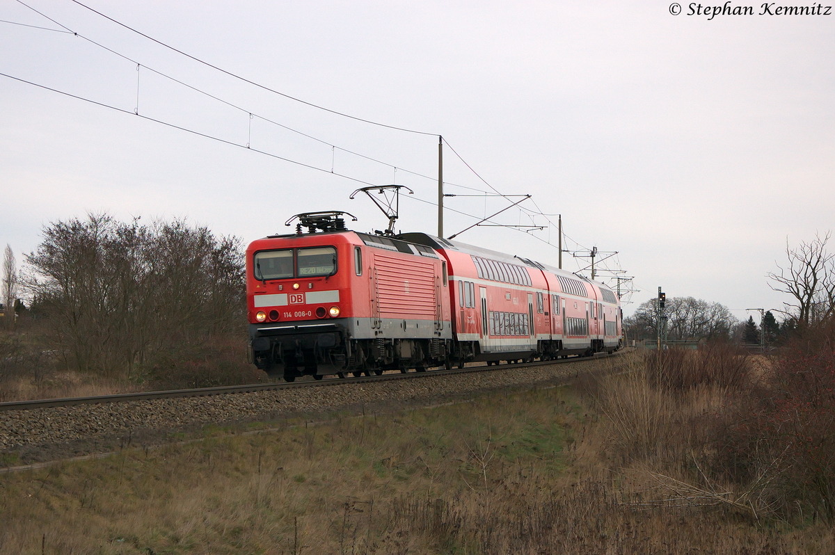 114 006-0 mit dem RE20 (RE 17616) von Halle(Saale)Hbf nach Uelzen in Stendal(Wahrburg). 04.01.2014