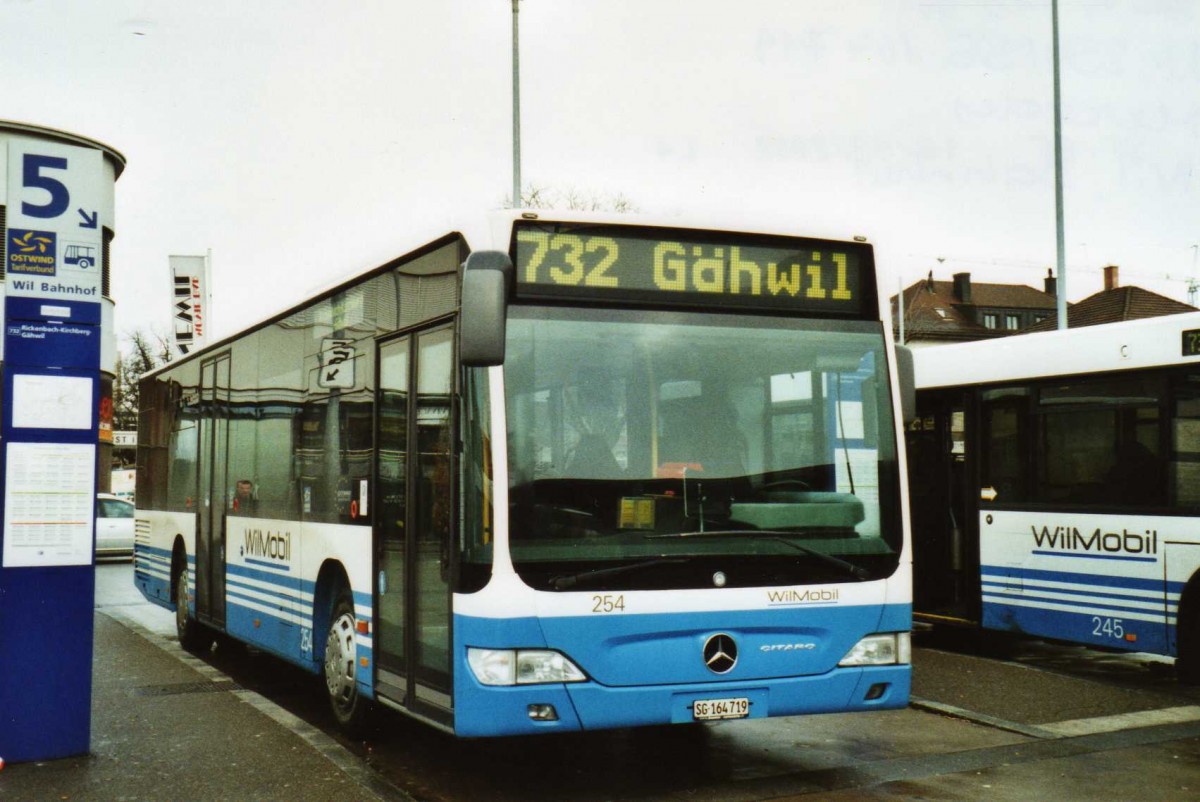 (114'023) - WilMobil, Wil - Nr. 254/SG 164'719 - Mercedes am 21. Januar 2009 beim Bahnhof Wil