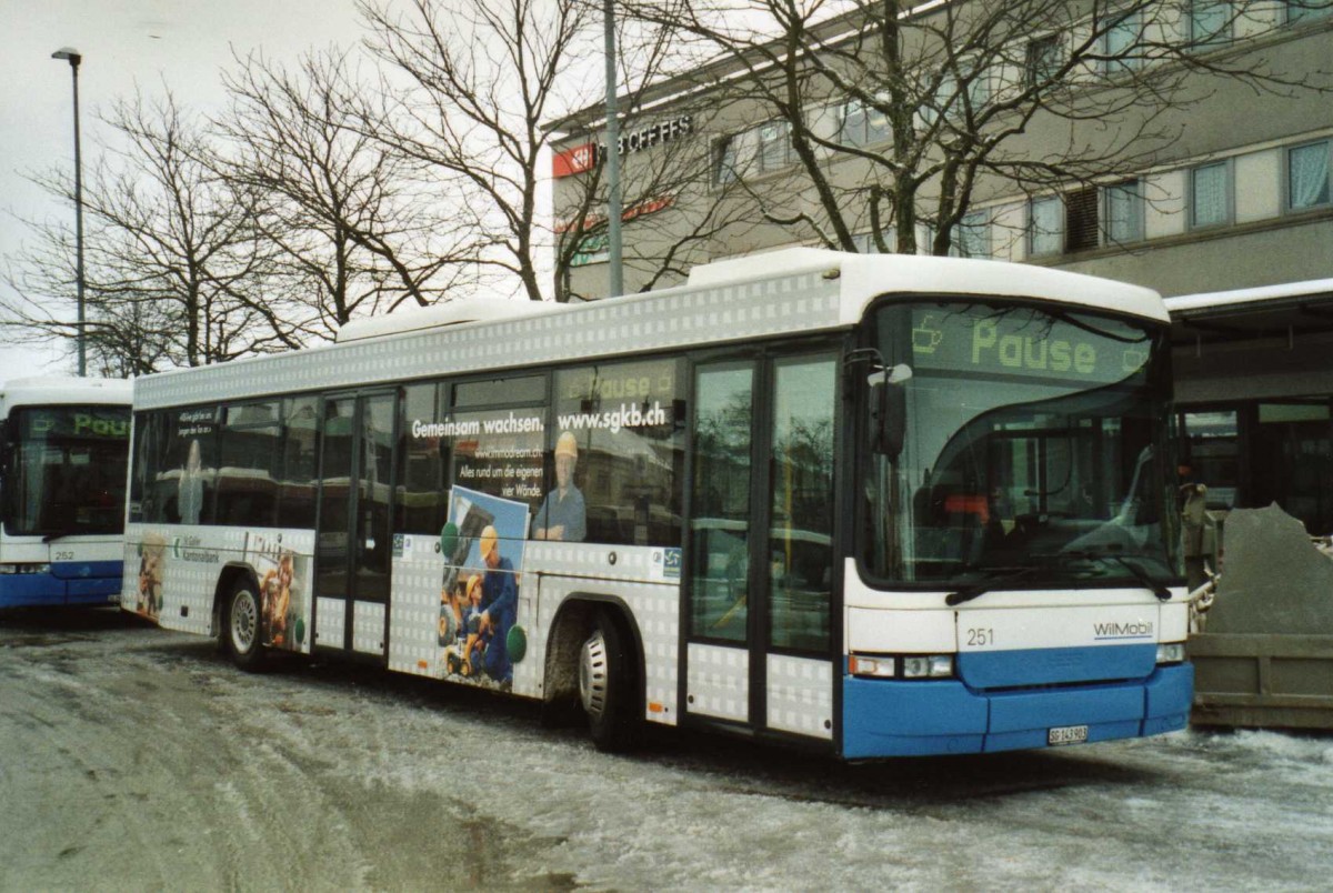 (114'502) - WilMobil, Weil - Nr. 251/SG 143'903 - Volvo/Hess (ex BOS Wil Nr. 22) am 18. Februar 2009 beim Bahnhof Wil