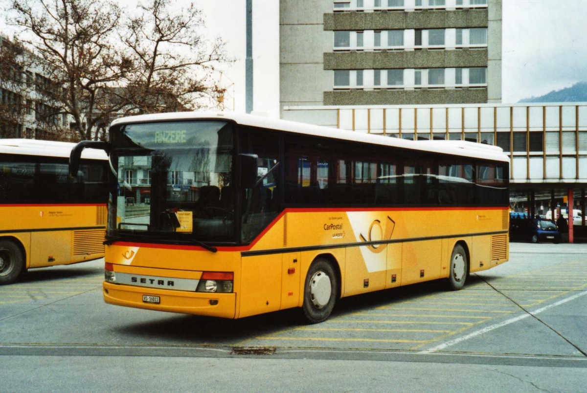 (115'608) - Dubuis, Savise - VS 16'013 - Setra am 30. Mrz 2009 beim Bahnhof Sion