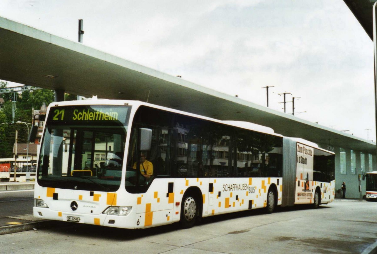 (117'235) - SB Schaffhausen - Nr. 6/SH 12'506 - Mercedes am 6. Juni 2009 beim Bahnhof Schaffhausen