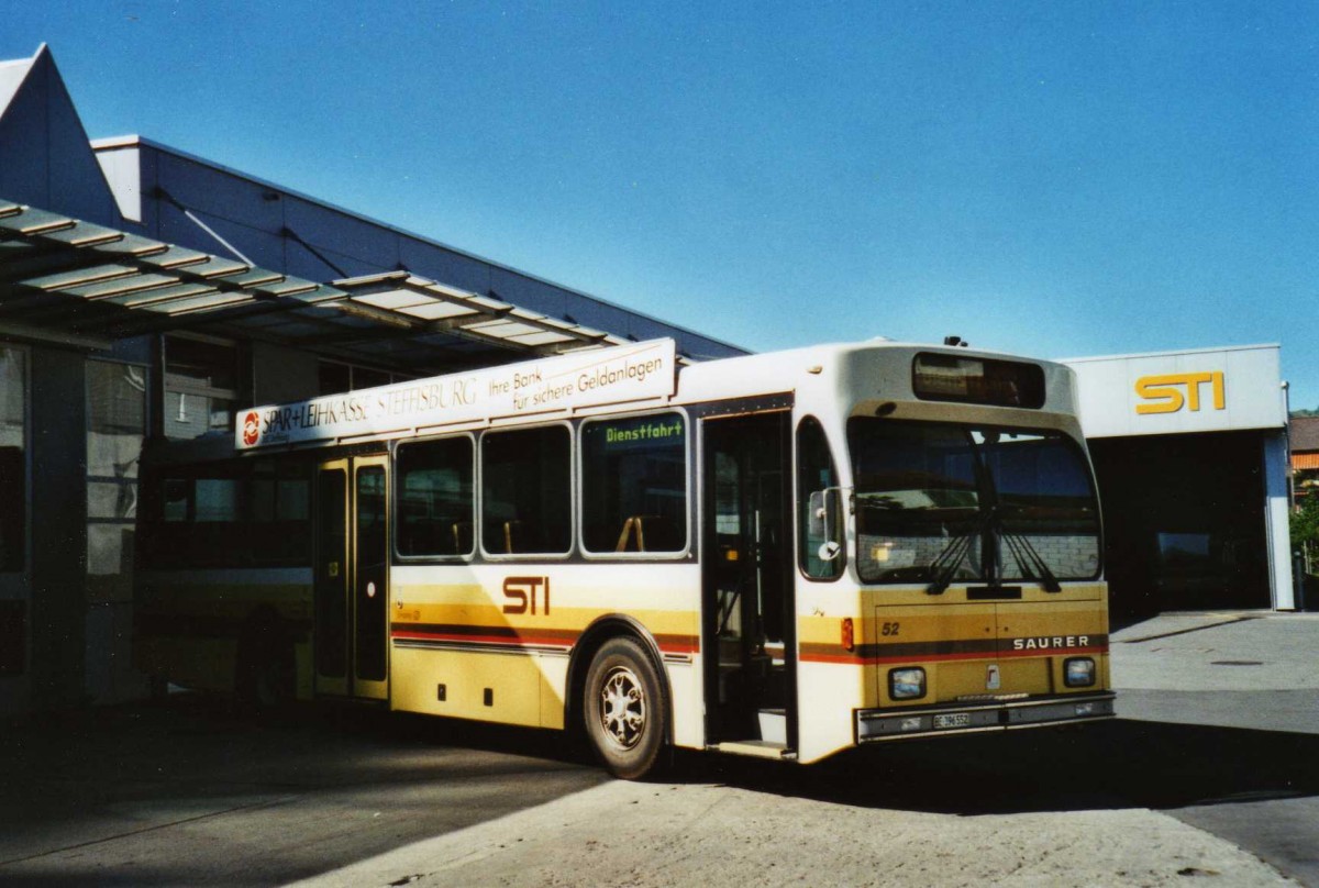 (117'626) - STI Thun - Nr. 52/BE 396'552 - Saurer/R&J am 13. Juni 2009 in Thun, Garage