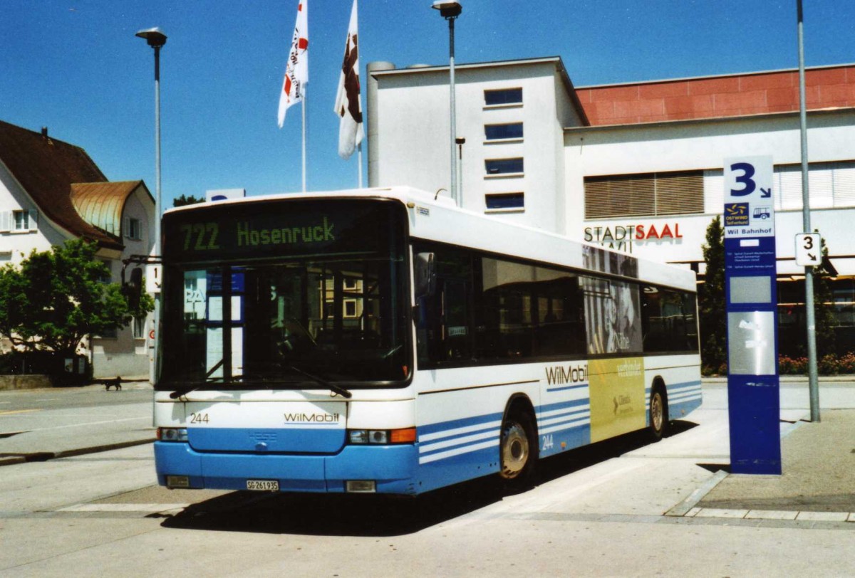 (117'728) - WilMobil, Wil - Nr. 244/SG 261'935 - Volvo/Hess (ex RTB Altsttten Nr. 34) am 17. Juni 2009 beim Bahnhof Wil