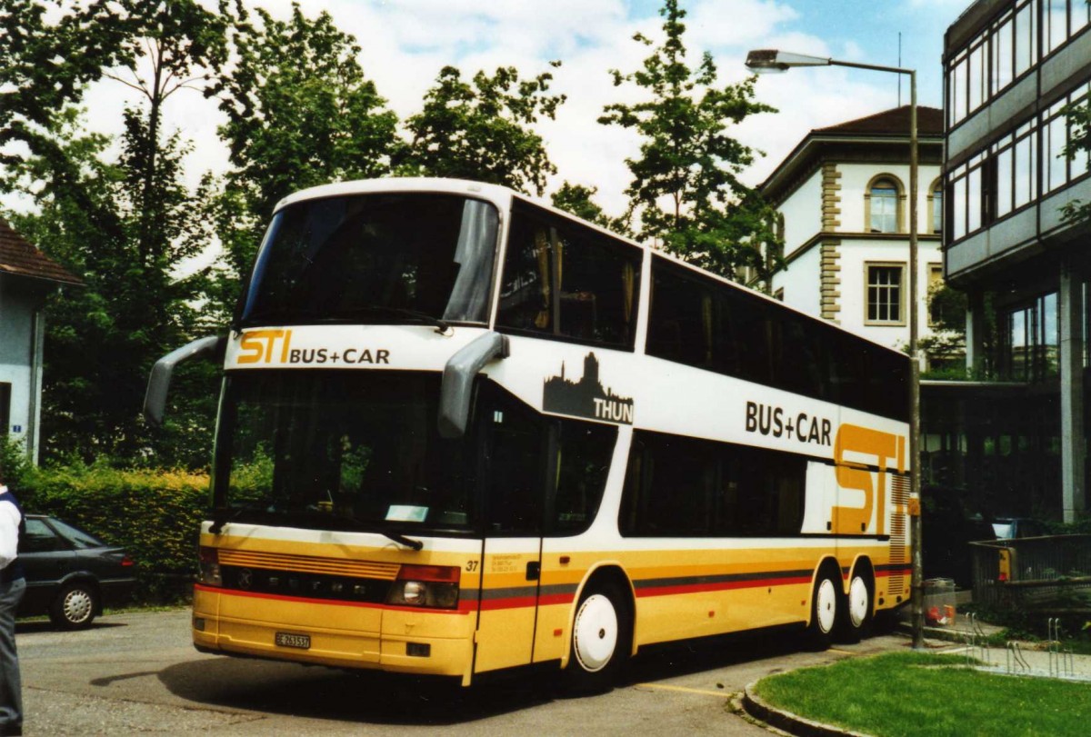 (117'822) - STI Thun - Nr. 37/BE 263'537 - Setra (ex Funi-Car, Biel) am 17. Juni 2009 in Winterthur, Blaukreuzhaus